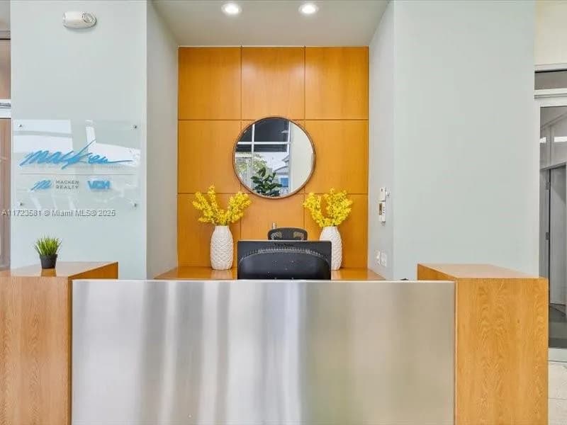 2404 Hollywood Blvd, Hollywood FL 33020