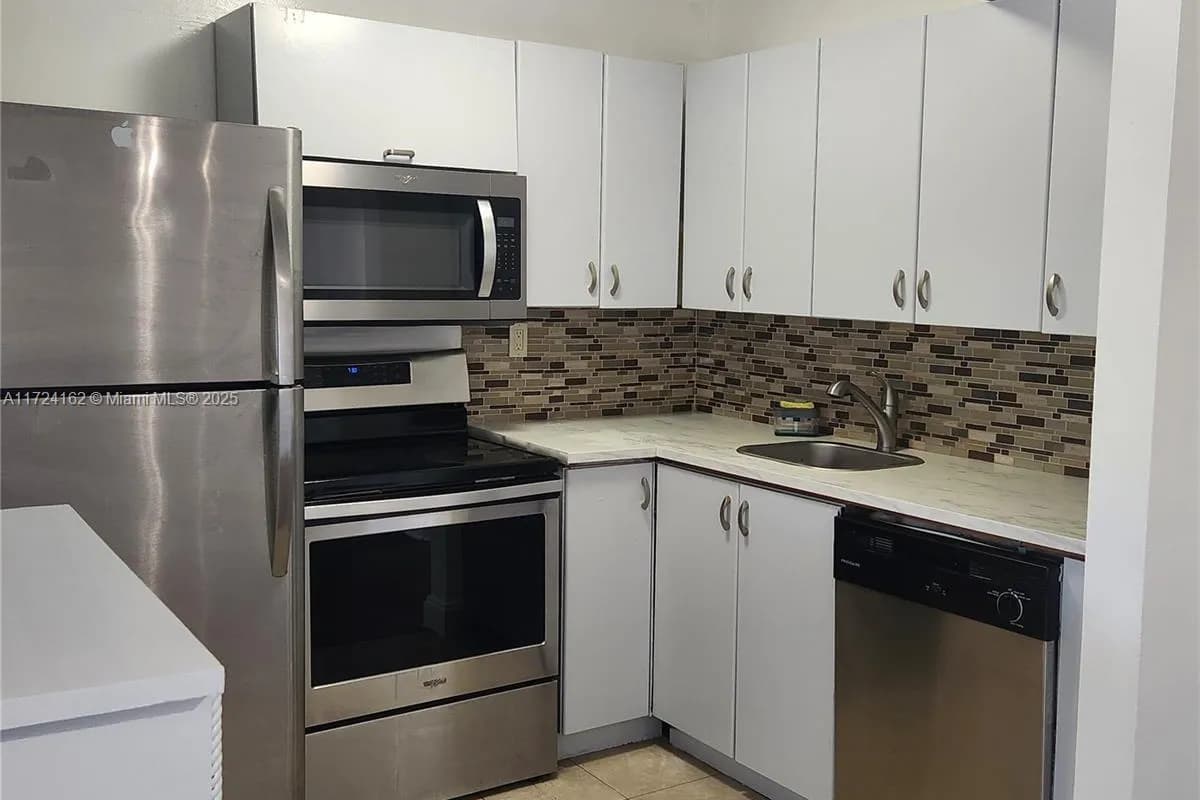 1400 NE 54th St # 106, Fort Lauderdale FL 33334