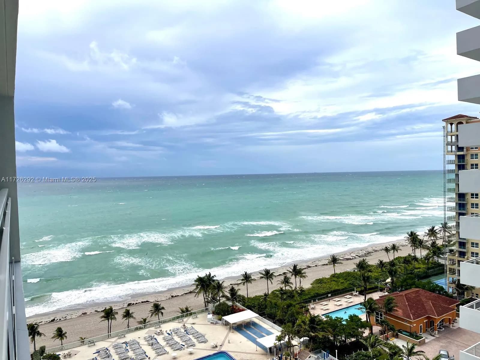 2 bedroom 2 bath for sale at 2030 S Ocean Dr # 1518, Hallandale Beach FL 33009