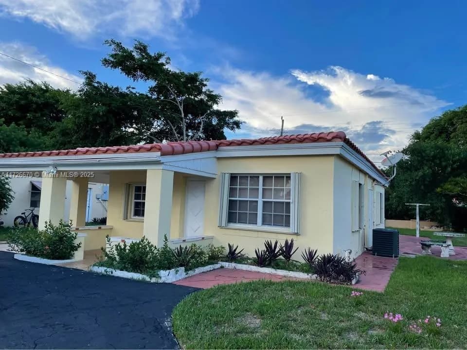 2 bedroom 1 bath for sale at 1223 NE 181st St, North Miami Beach FL 33162