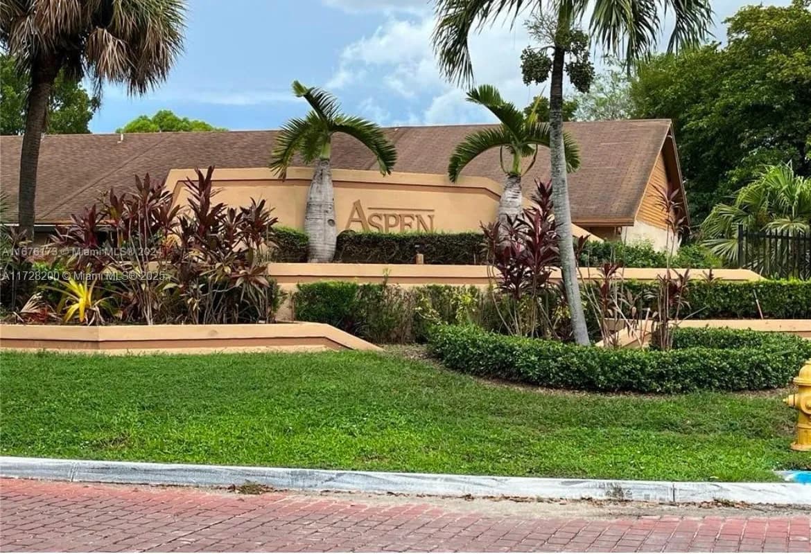 18928 NW 67th Pl # 0, Hialeah FL 33015