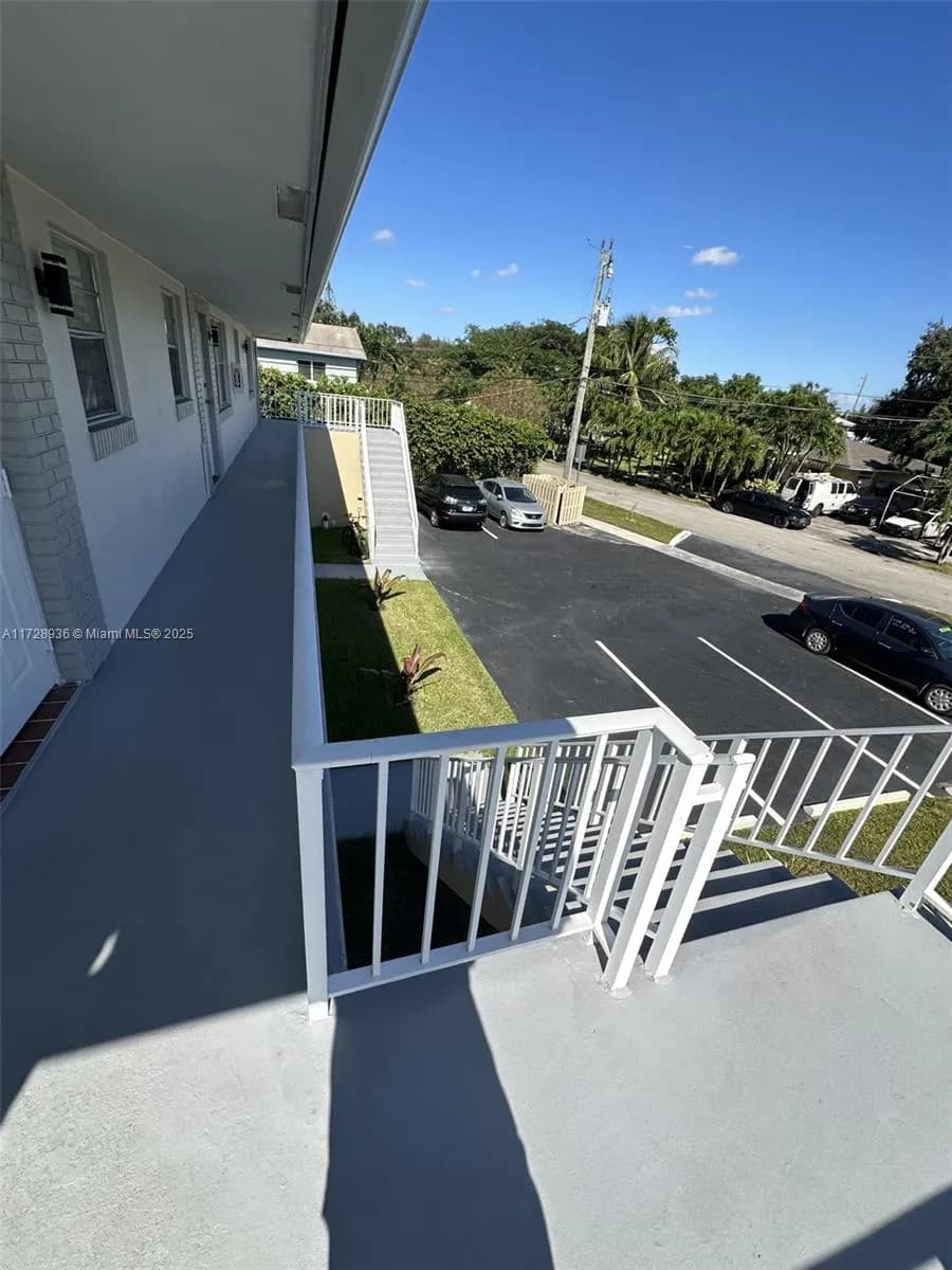 6101 Garfield St, Hollywood FL 33024