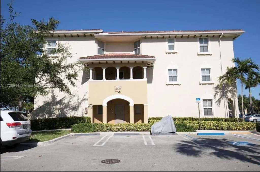 10805 NW 89th Ter # 4, Doral FL 33178
