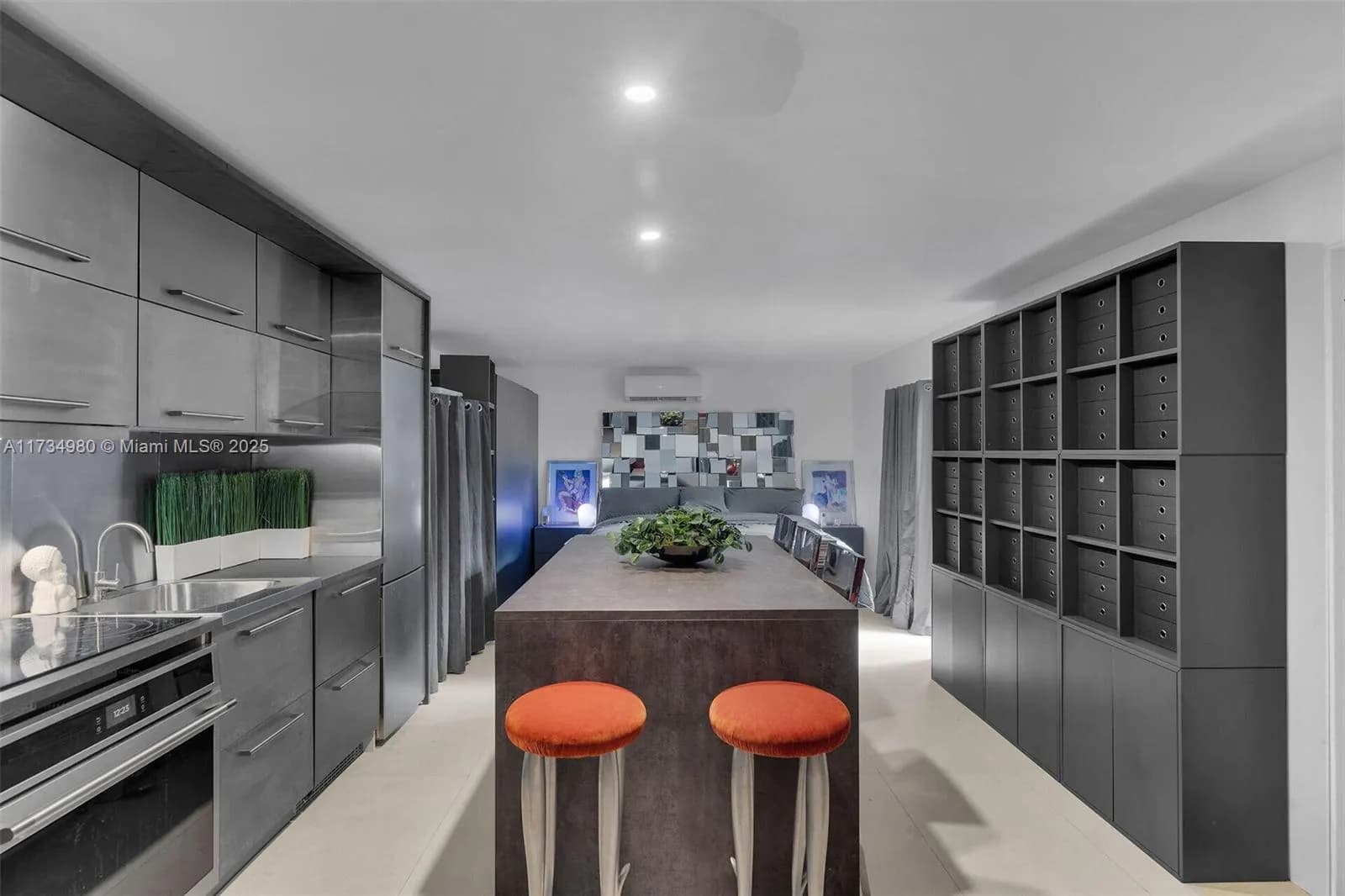 1 bedroom 1 bath for sale at 98703 Overseas Hwy, Key Largo FL 33037