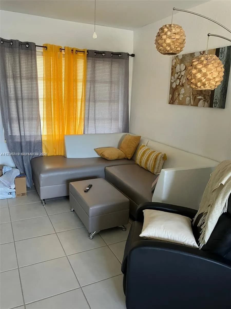 383 E 4th Ave # 8, Hialeah FL 33010