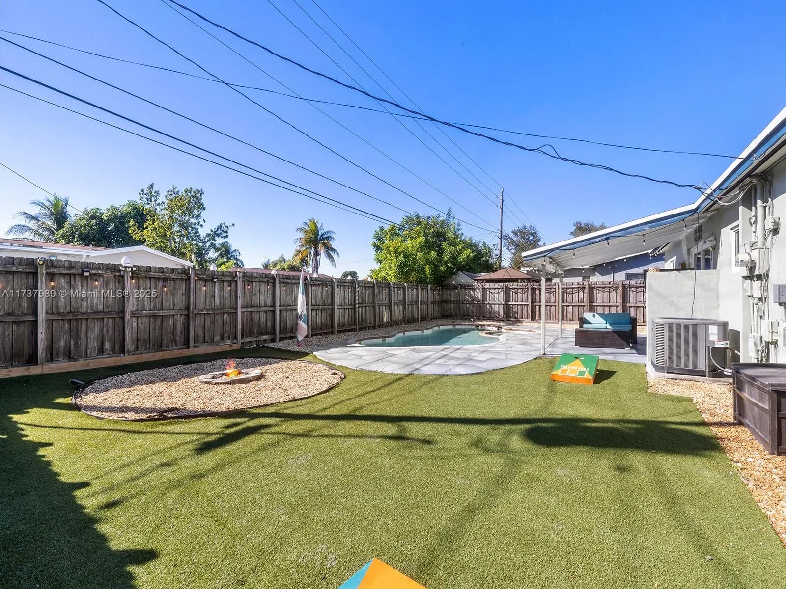 6960 Thomas St, Hollywood FL 33024