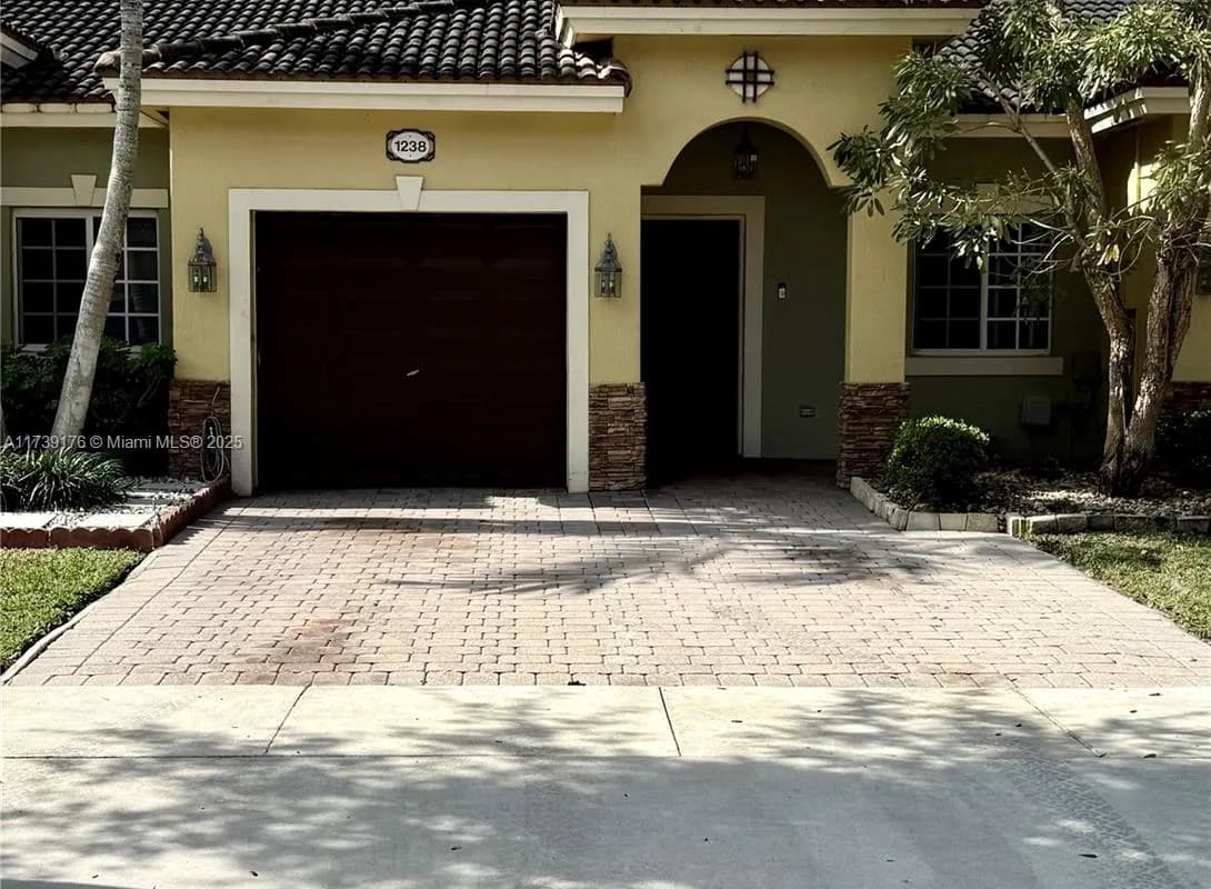 1238 NE 32nd Ter, Homestead FL 33033