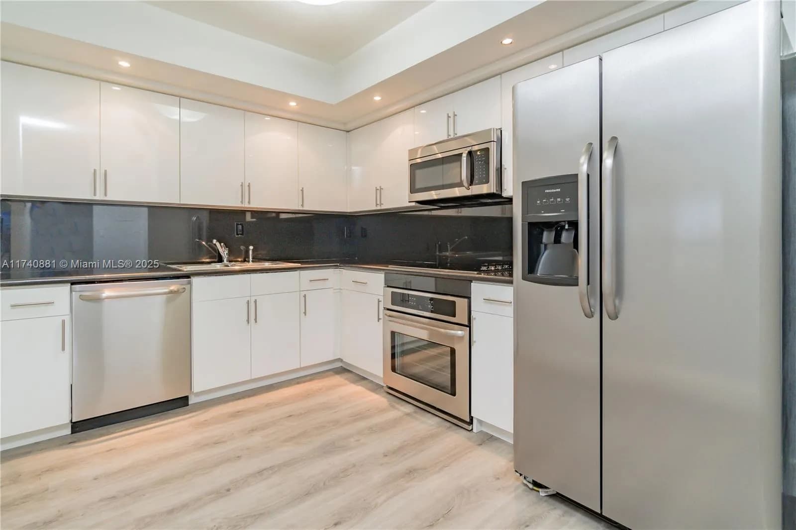 3530 Mystic Pointe Dr # 1513, Aventura FL 33180