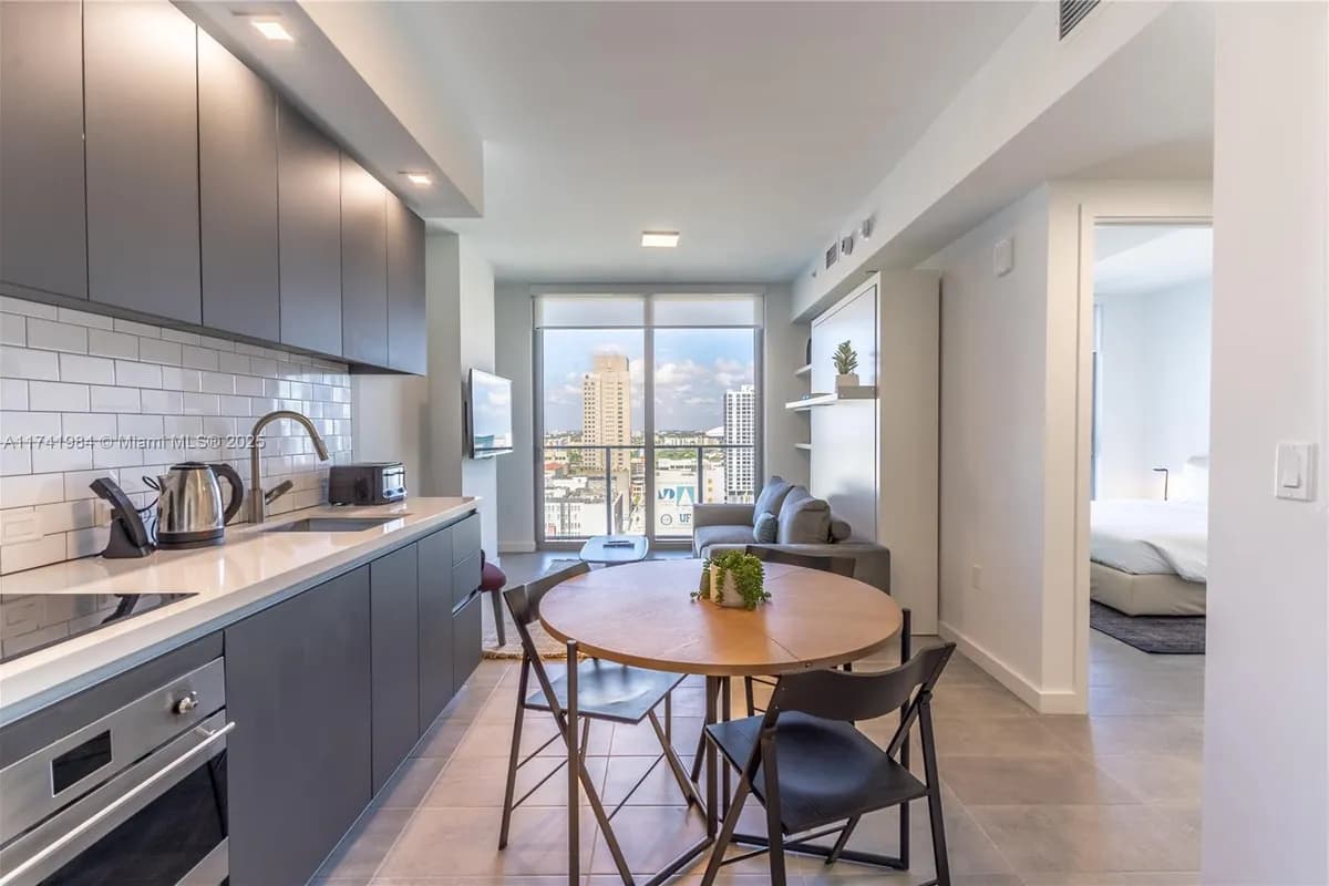 227 NE 2nd St # 2304, Miami FL 33132