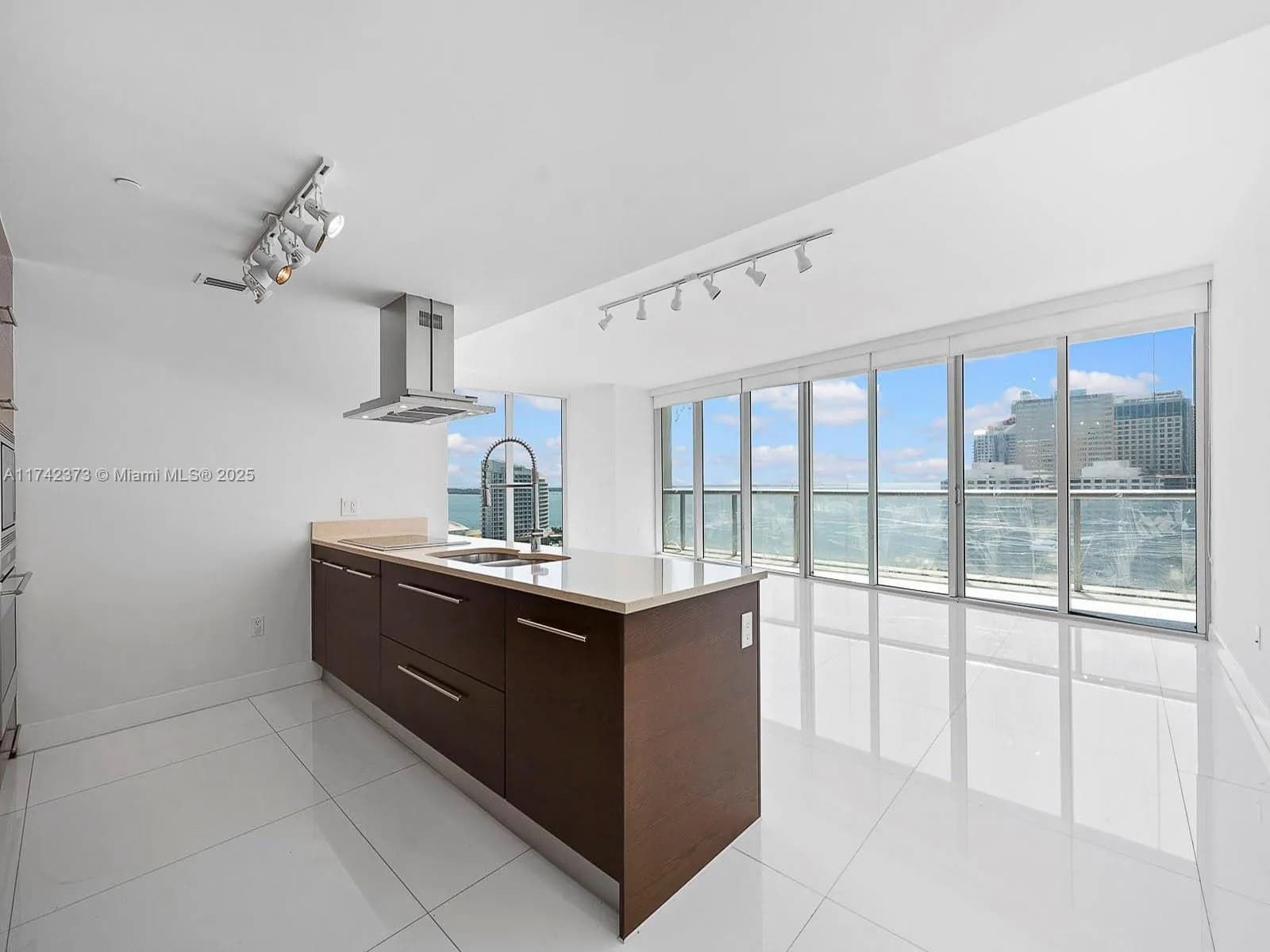 495 Brickell Ave # 1801, Miami FL 33131
