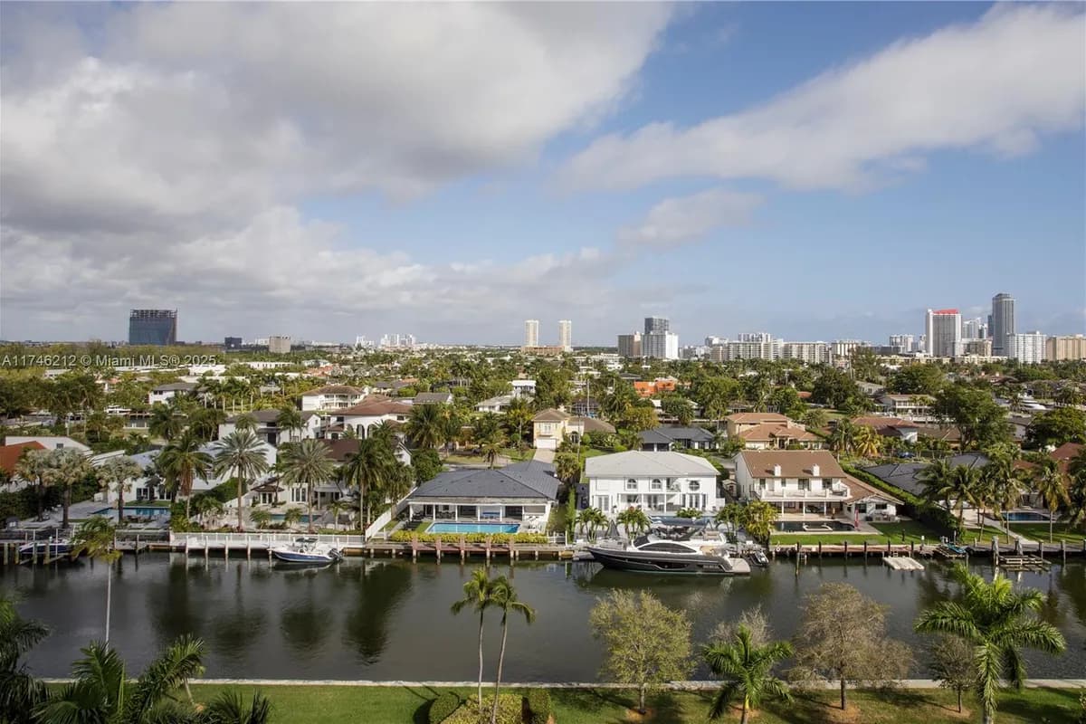 3600 Yacht Club Dr # 902, Aventura FL 33180