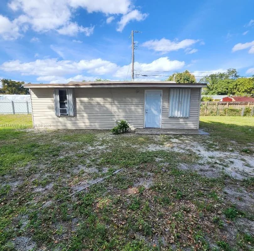 1629 NW 125th St, North Miami FL 33167