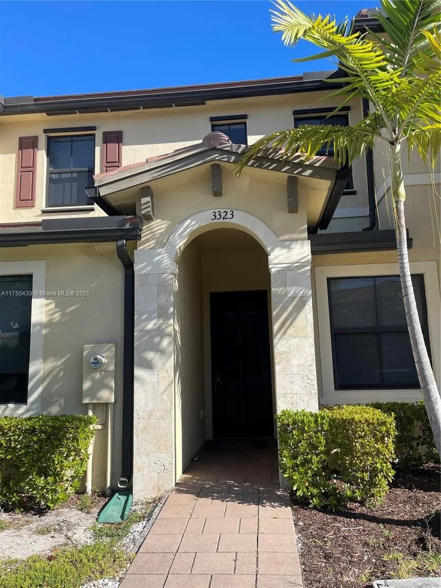3323 W 106th Ter, Hialeah FL 33018