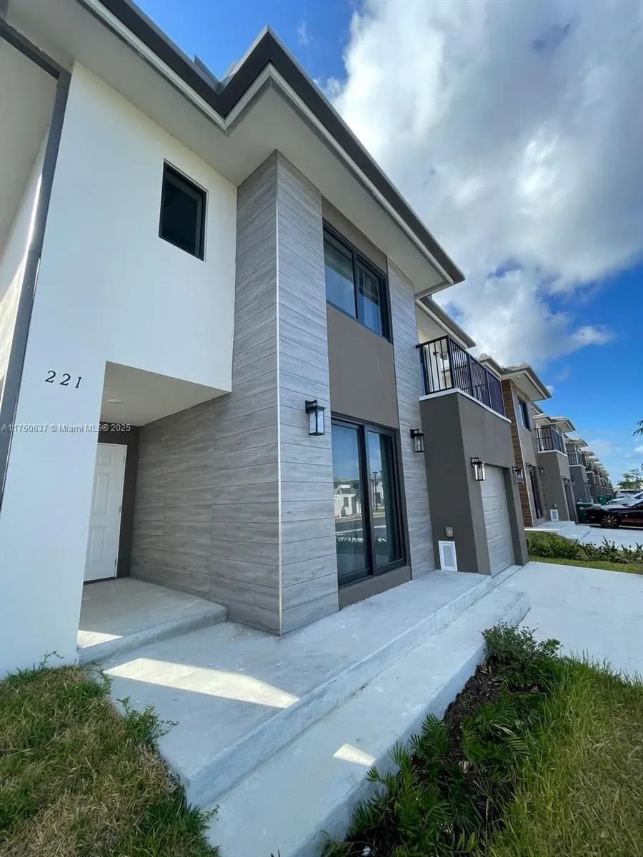 221 NW 12th Ct, Florida City FL 33034