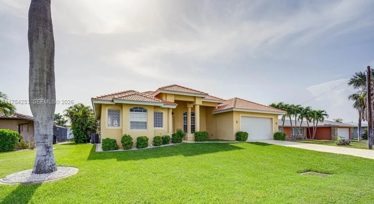 5346 Bayview Ave, Cape Coral FL 33904