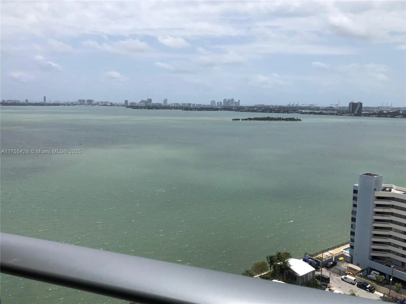 650 NE 32nd St # 2006, Miami FL 33137