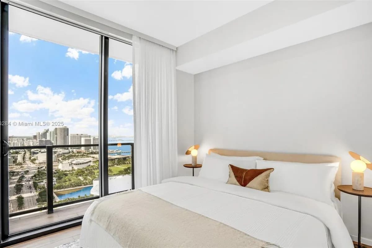 398 NE 5th St, Miami FL 33132