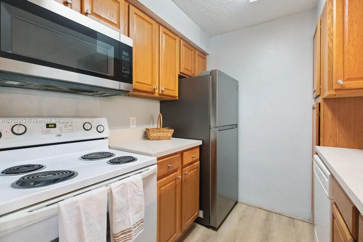 2900 S University Dr # 9111, Davie FL 33328