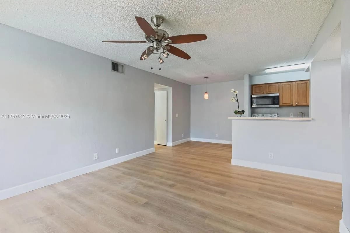 2900 S University Dr # 9111, Davie FL 33328