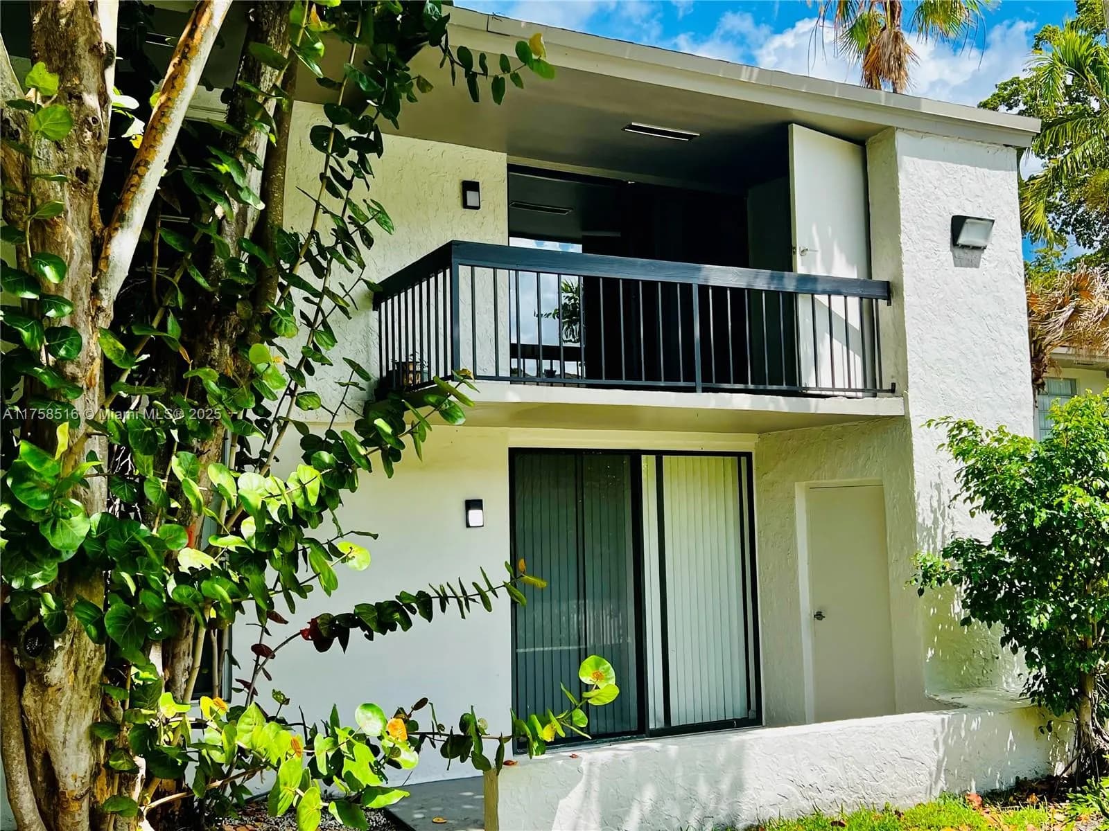 4001 N University Dr # 103, Sunrise FL 33351