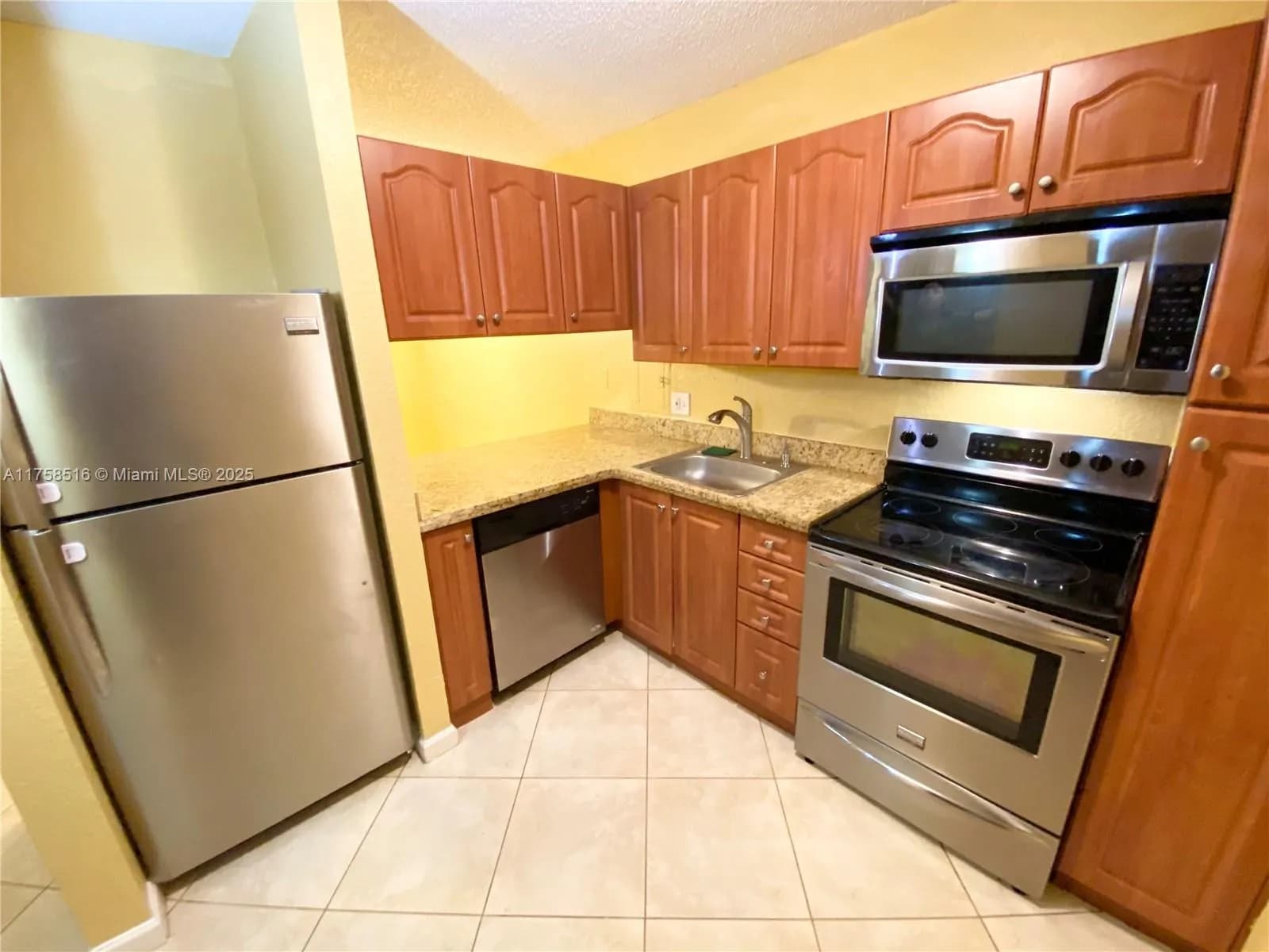 4001 N University Dr # 103, Sunrise FL 33351