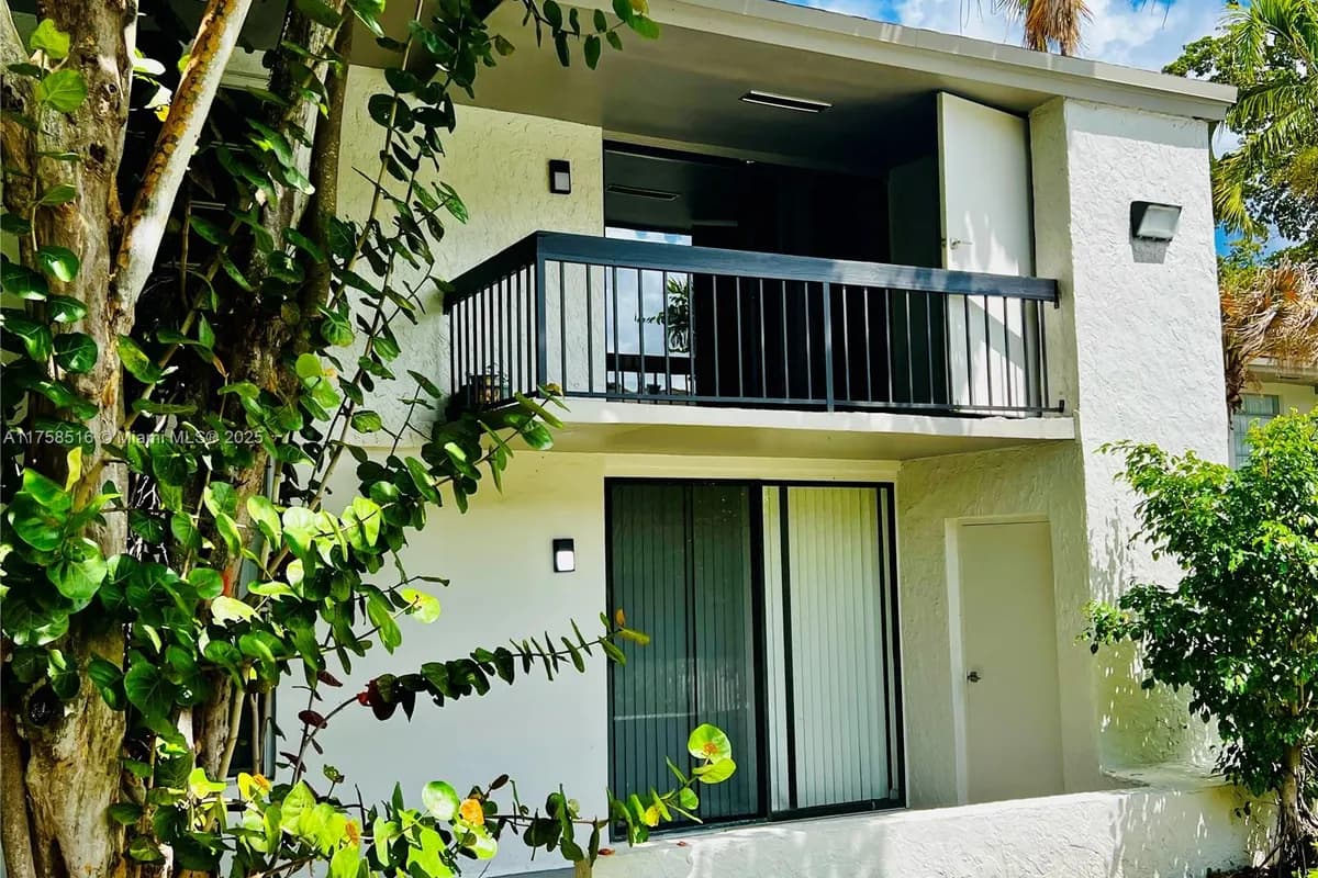 4001 N University Dr # 103, Sunrise FL 33351