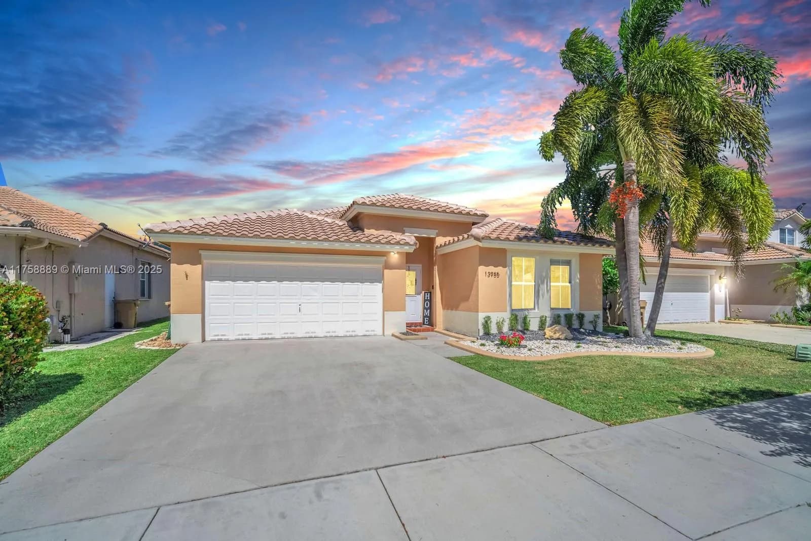 13985 S Cypress Cove Cir, Davie FL 33325