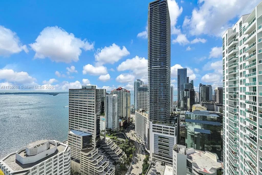 950 Brickell Bay Dr # 3605, Miami FL 33131