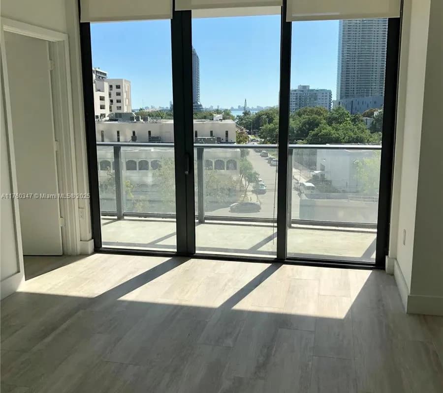 121 NE 34th St # L406, Miami FL 33137