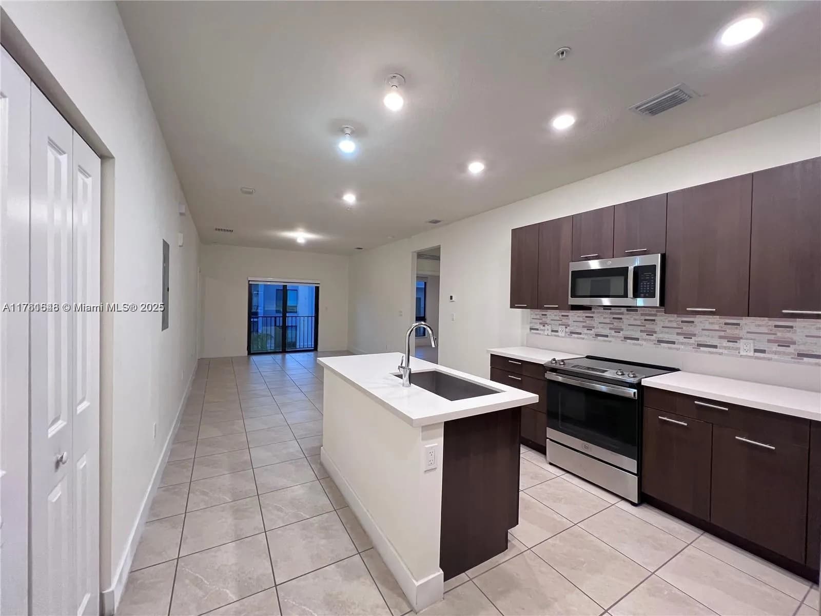 8265 NW 41st St # 405, Doral FL 33166