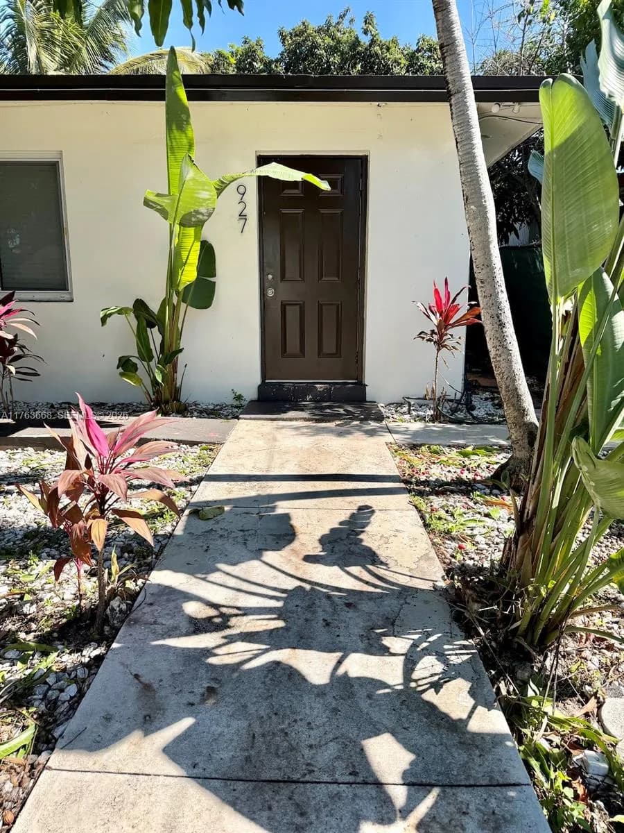 929 SW 12th Ave, Miami FL 33130