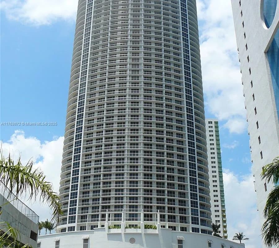 1750 N Bayshore Dr # 2215, Miami FL 33132