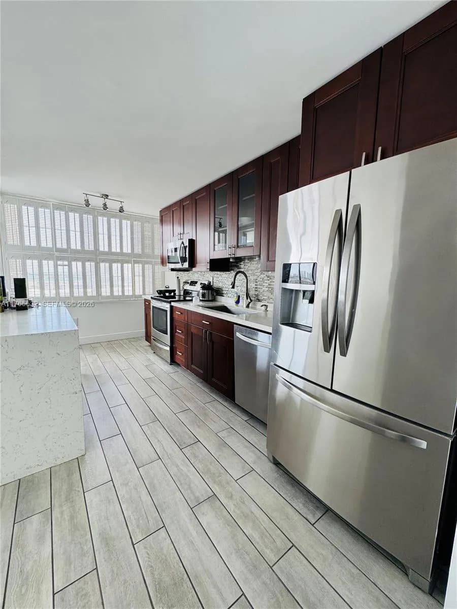 18031 Biscayne Blvd # 1001, Aventura FL 33160