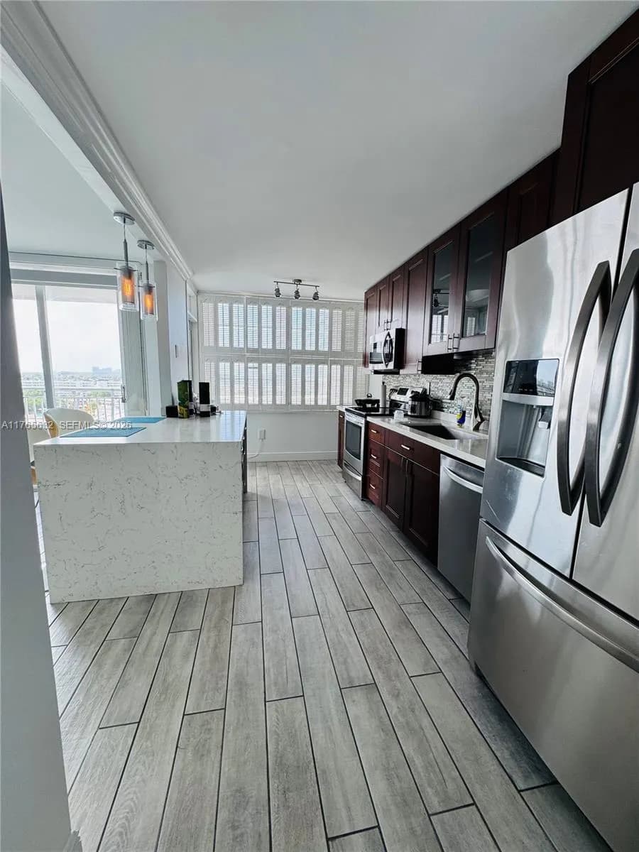 18031 Biscayne Blvd # 1001, Aventura FL 33160