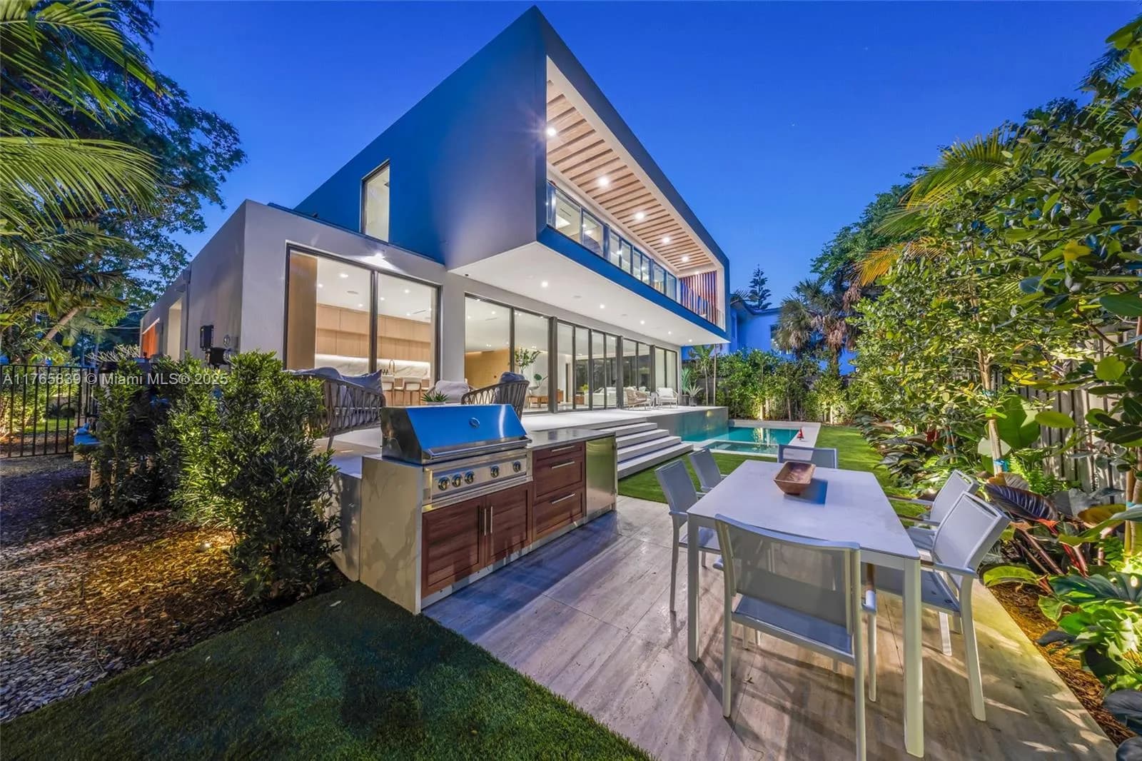 2440 Trapp Ave, Miami FL 33133