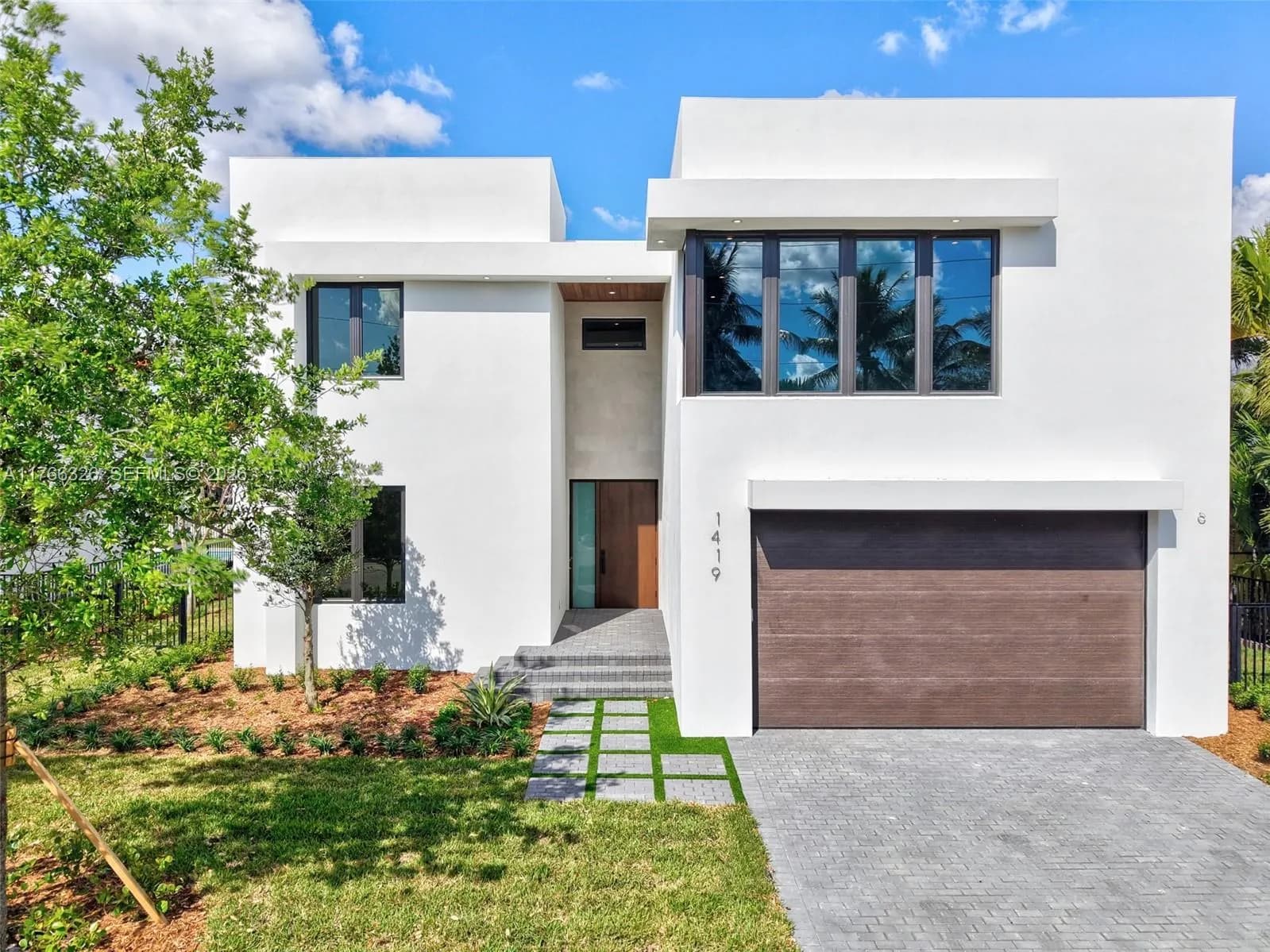 1419 N Lakeside Dr, Lake Worth FL 33460