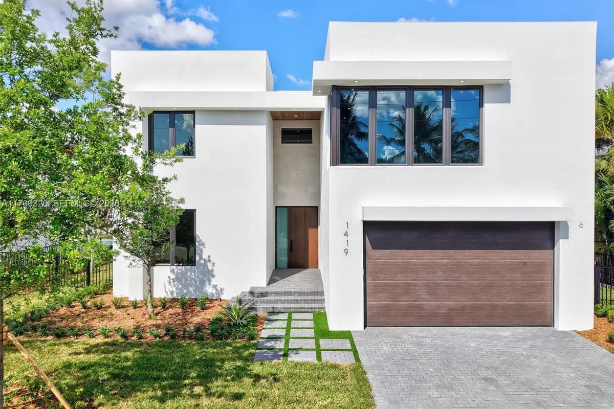 1419 N Lakeside Dr, Lake Worth FL 33460