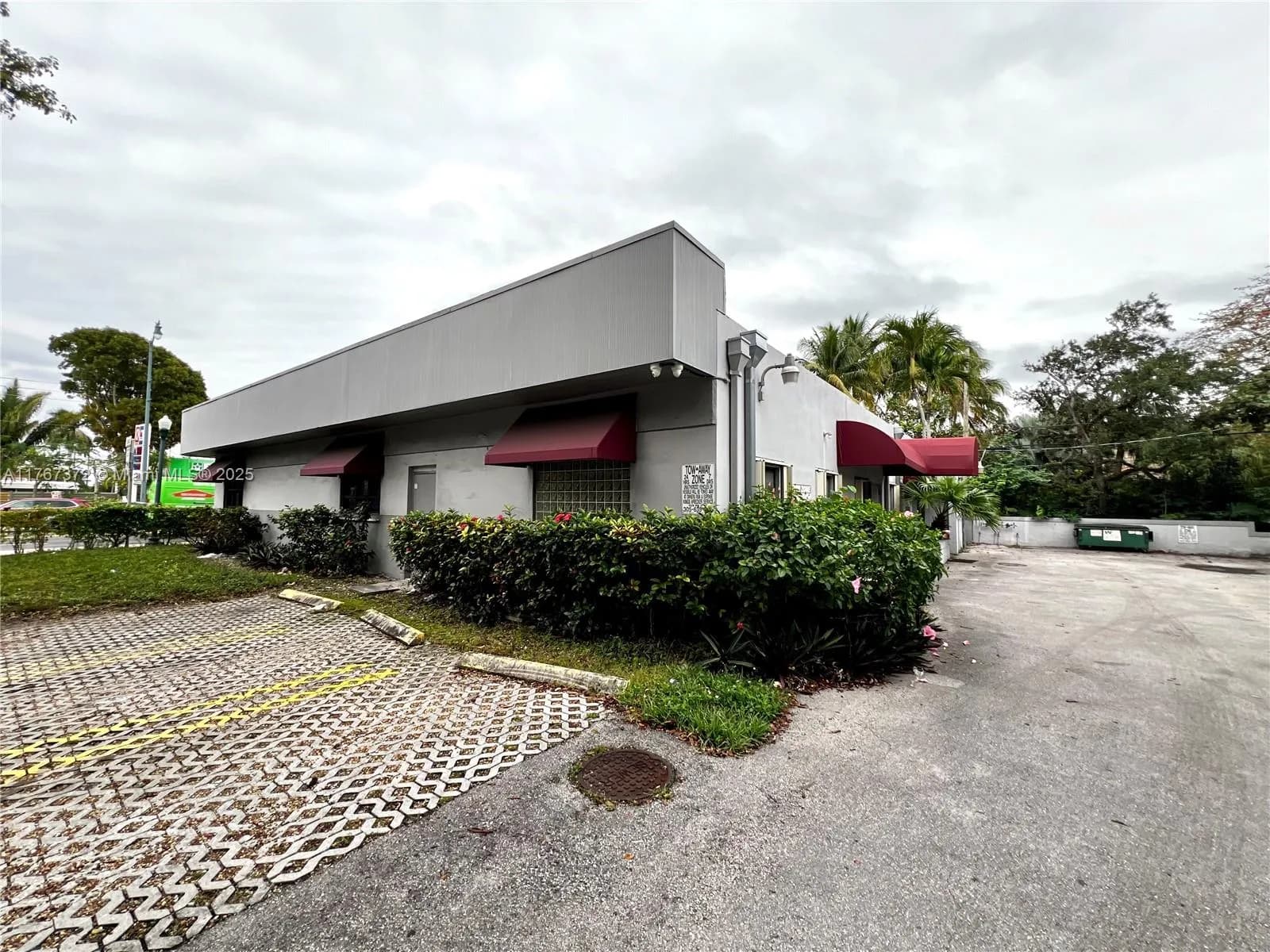 4908 SW 8th St, Coral Gables FL 33134