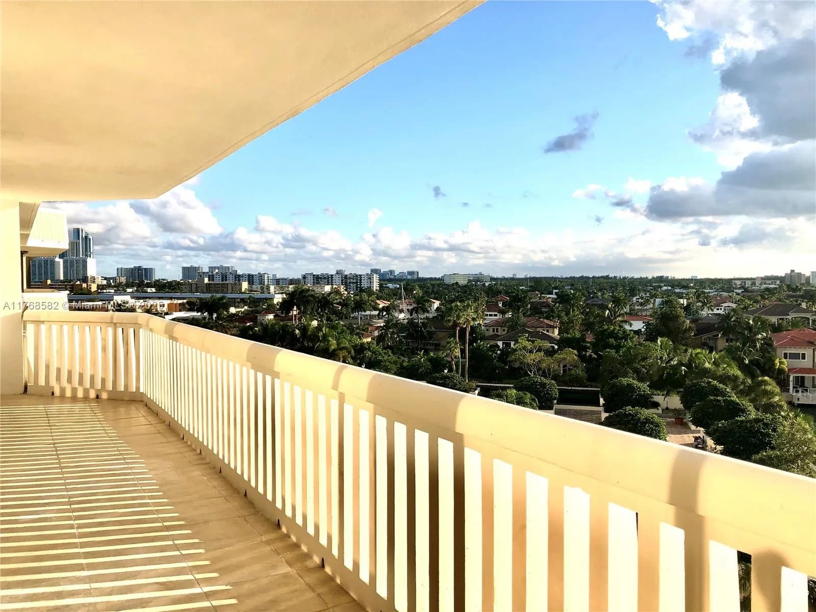 1000 W Island Blvd # 712, Aventura FL 33160