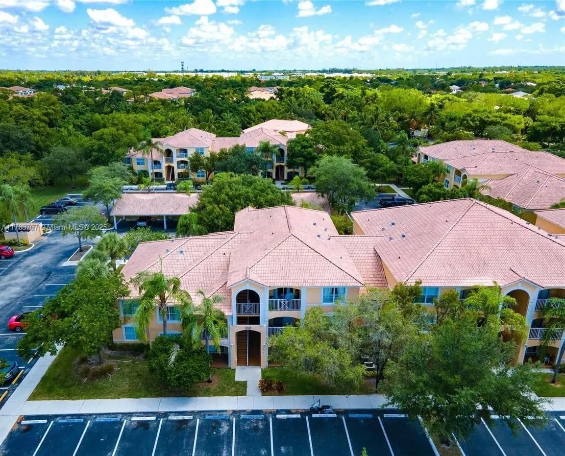 5530 NW 61st St # 303, Coconut Creek FL 33073