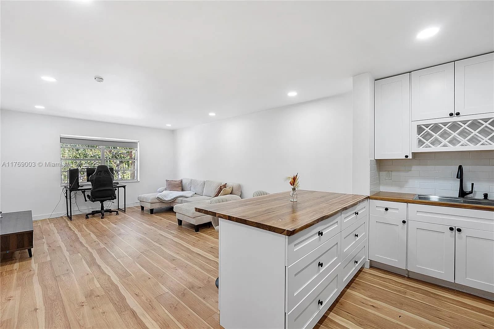 1520 Mckinley St # 206E, Hollywood FL 33020