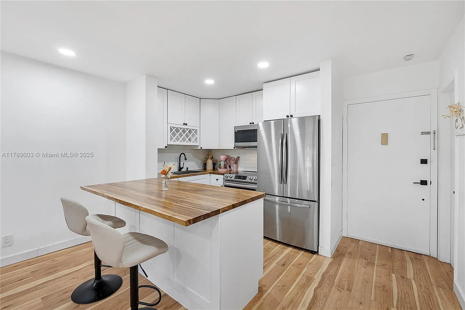 1520 Mckinley St # 206E, Hollywood FL 33020