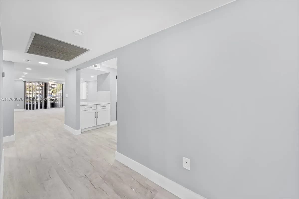 1001 Colony Point Cir # 114, Pembroke Pines FL 33026