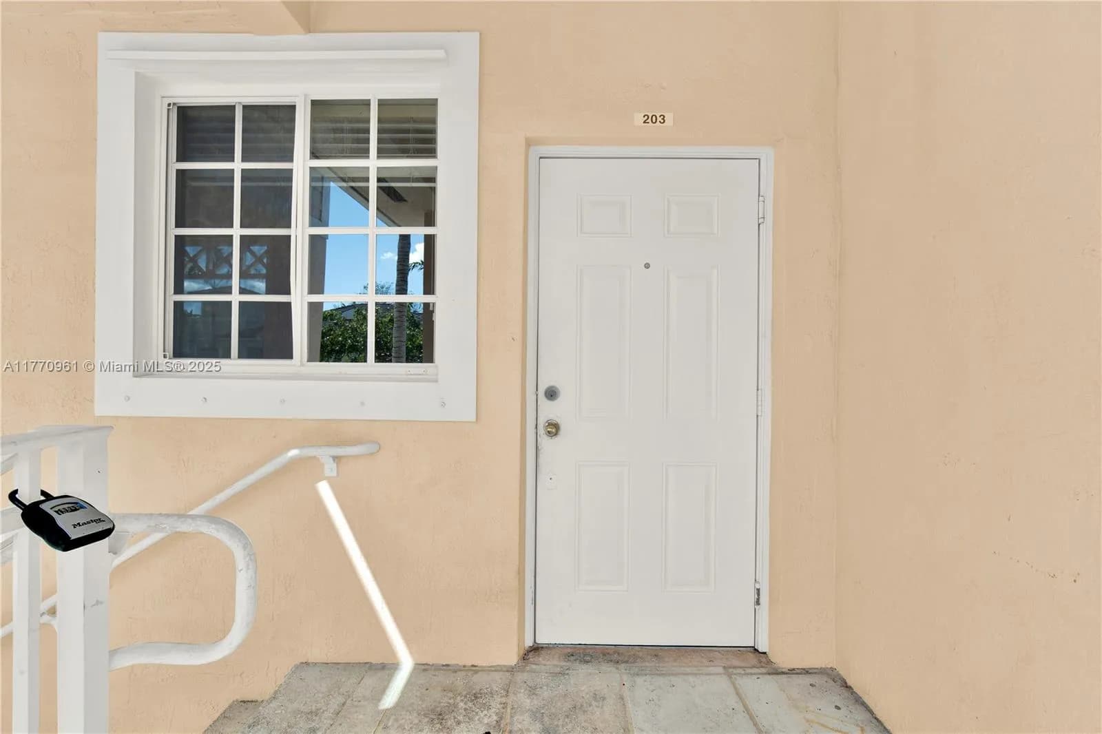 374 NE 26th Ave # 203, Homestead FL 33033