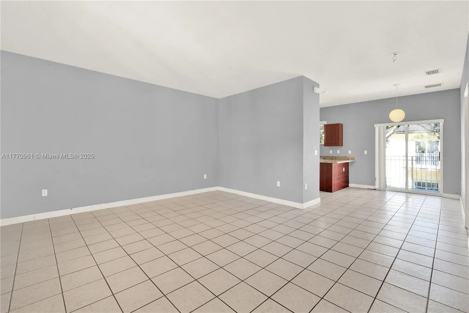 374 NE 26th Ave # 203, Homestead FL 33033