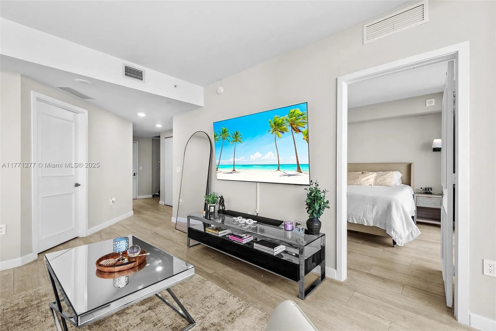 55 SW 9th St # 3601, Miami FL 33130