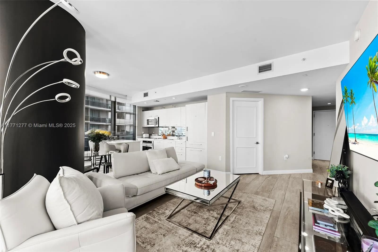 55 SW 9th St # 3601, Miami FL 33130