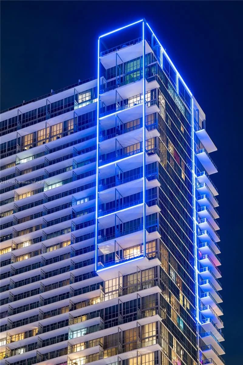 1100 Biscayne Blvd # 4901, Miami FL 33132