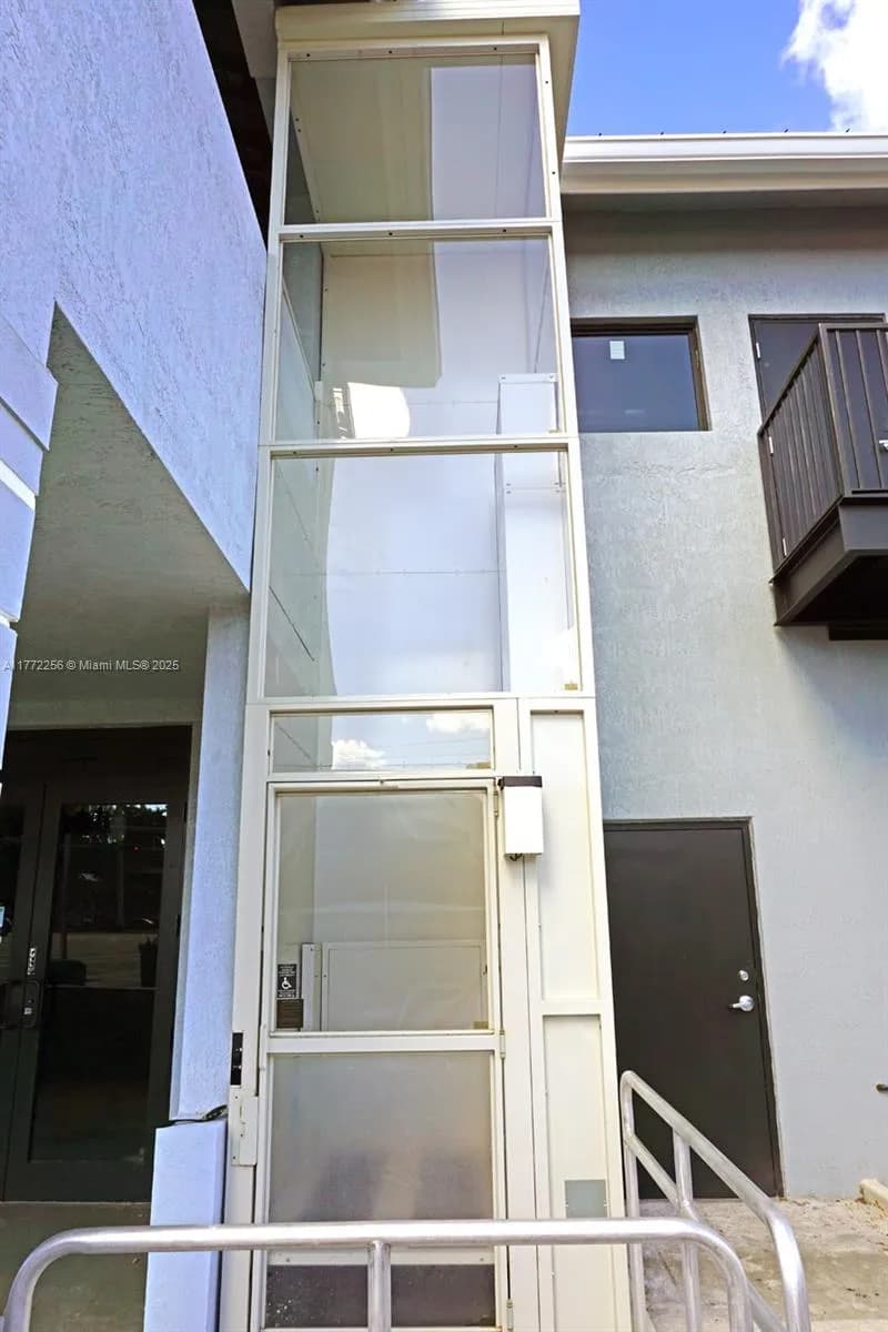 2010 Wilton Dr, Wilton Manors FL 33305