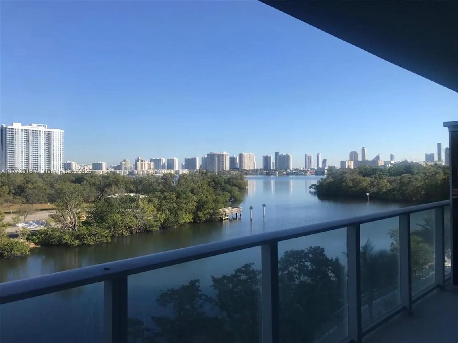 1 bedroom 2 bath for sale at 16385 Biscayne Blvd Unit 1902, North Miami Beach FL 33160
